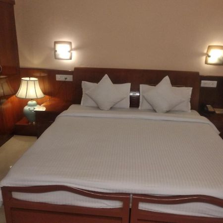 Kpm Regency Hotel Палакад Екстериор снимка